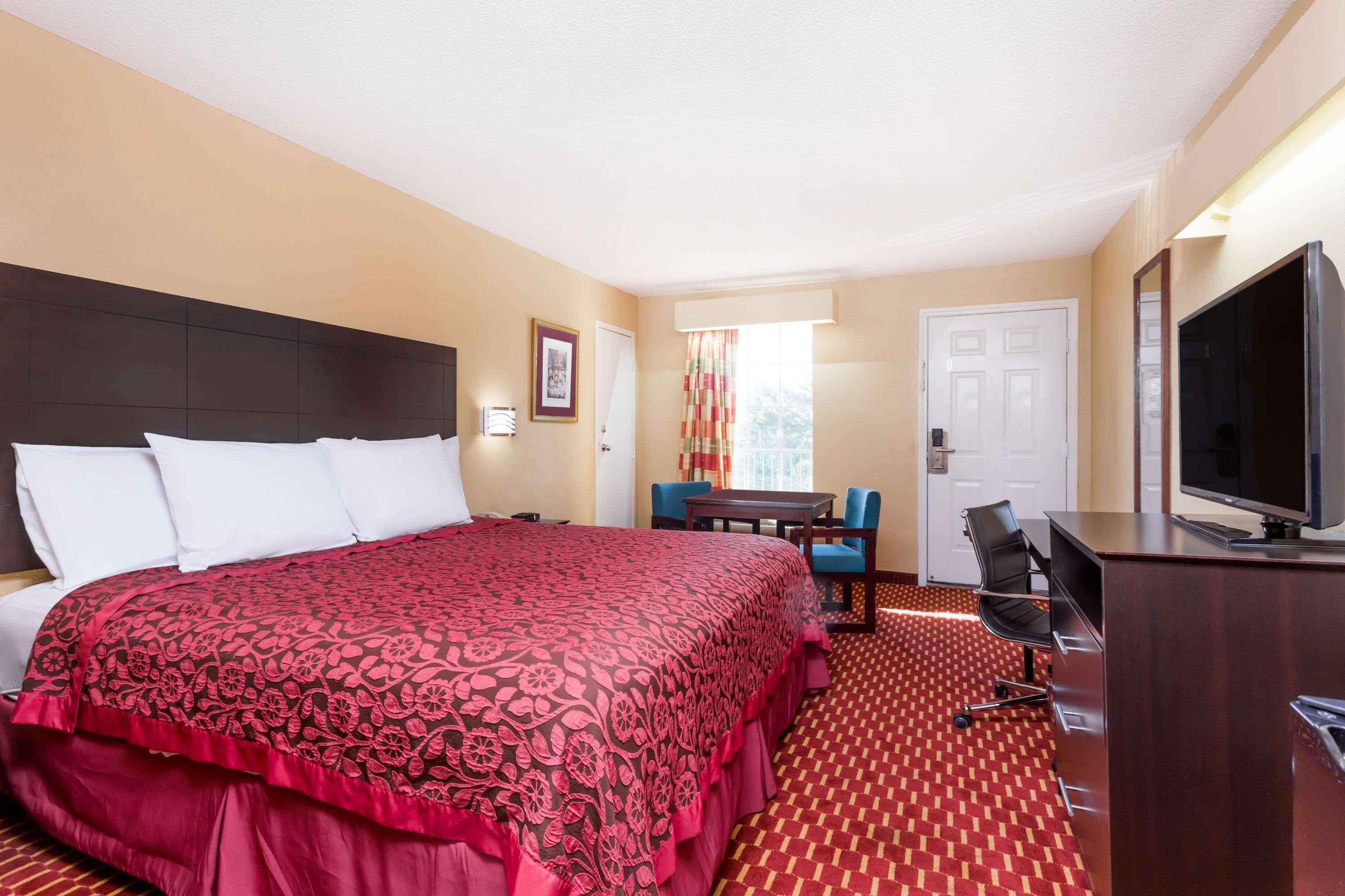Days By Wyndham Hotel 2*
